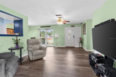 Casa en venta en Deltona, Florida, 2 dormitorios, 95.69 m2 № 1778714 - foto 9