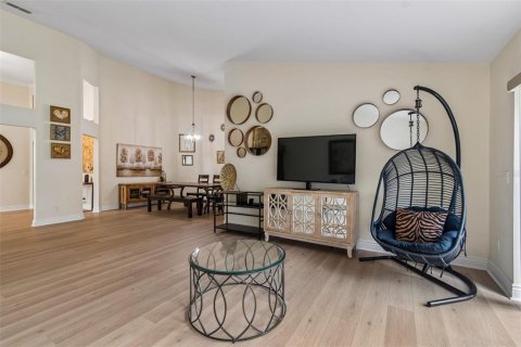 Villa ou maison à vendre à Tampa, Floride: 4 chambres, 323.11 m2 № 2234555 - photo 8