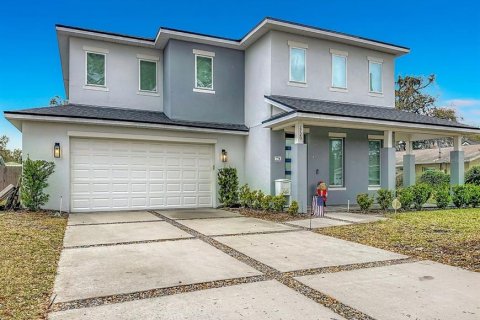House in Orlando, Florida 4 bedrooms, 251.11 sq.m. № 2111307 - photo 3