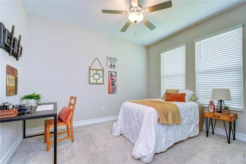 House in Land O' Lakes, Florida 4 bedrooms, 193.98 sq.m. № 2096137 - photo 21