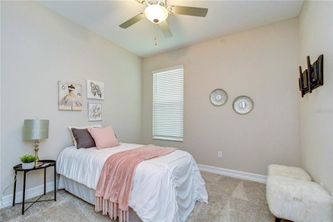House in Land O' Lakes, Florida 4 bedrooms, 193.98 sq.m. № 2096137 - photo 23