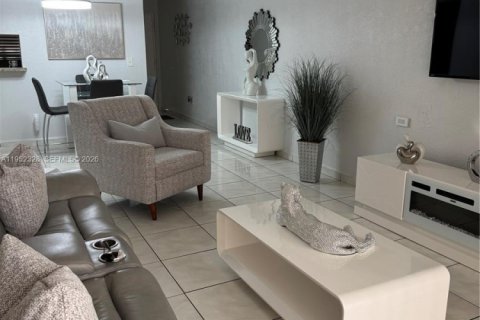 Купить кондоминиум в Хайалиа, Флорида 2 спальни, 92.9м2, № 2006721 - фото 8