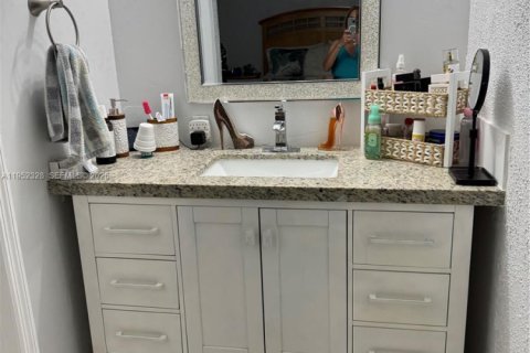 Купить кондоминиум в Хайалиа, Флорида 2 спальни, 92.9м2, № 2006721 - фото 2