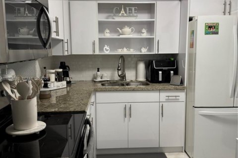 Купить кондоминиум в Хайалиа, Флорида 2 спальни, 92.9м2, № 2006721 - фото 1