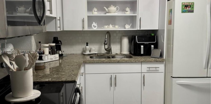 Кондоминиум с 2 спальнями в Хайалиа, Флорида № 2006721