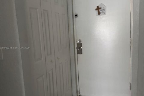 Купить кондоминиум в Хайалиа, Флорида 2 спальни, 92.9м2, № 2006721 - фото 9