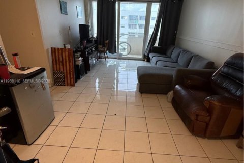 Condominio en venta en Miami, Florida, 1 dormitorio, 66.89 m2 № 2009970 - foto 4