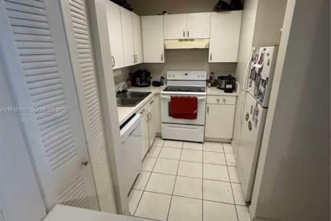 Condominio en venta en Miami, Florida, 1 dormitorio, 66.89 m2 № 2009970 - foto 6