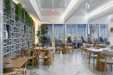 Condominio en alquiler en Hallandale Beach, Florida, 2 dormitorios, 133.78 m2 № 2011174 - foto 17