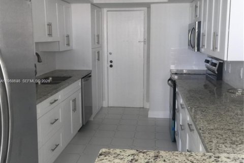 Condominio en alquiler en Hallandale Beach, Florida, 2 dormitorios, 133.78 m2 № 2011174 - foto 8