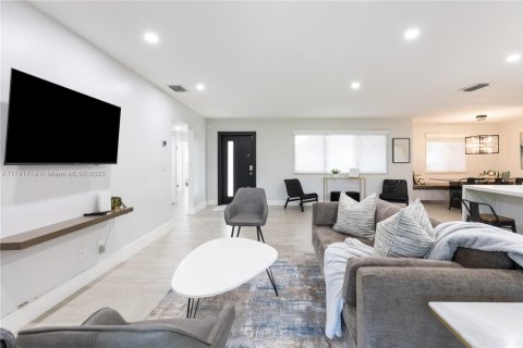 Villa ou maison à louer à Miami, Floride: 4 chambres, 208.1 m2 № 1860512 - photo 8
