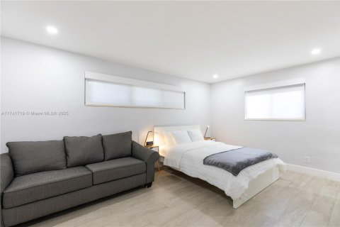 Villa ou maison à louer à Miami, Floride: 4 chambres, 208.1 m2 № 1860512 - photo 14
