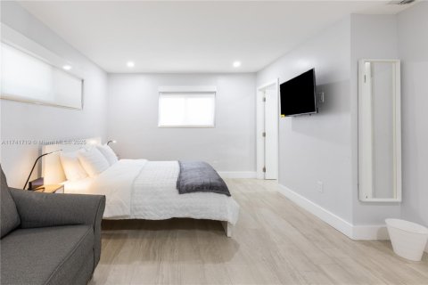 Villa ou maison à louer à Miami, Floride: 4 chambres, 208.1 m2 № 1860512 - photo 15