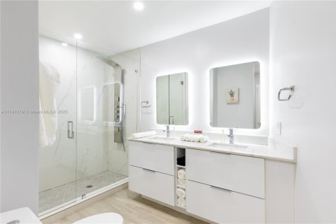 Villa ou maison à louer à Miami, Floride: 4 chambres, 208.1 m2 № 1860512 - photo 11