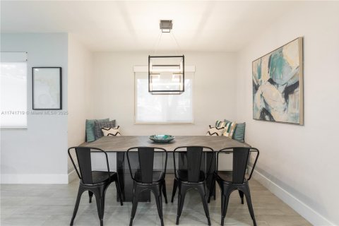 Villa ou maison à louer à Miami, Floride: 4 chambres, 208.1 m2 № 1860512 - photo 9