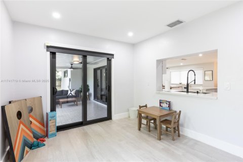 Villa ou maison à louer à Miami, Floride: 4 chambres, 208.1 m2 № 1860512 - photo 21