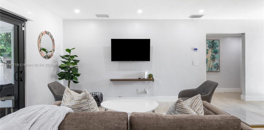 Villa ou maison à Miami, Floride 4 chambres, 208.1 m2 № 1860512