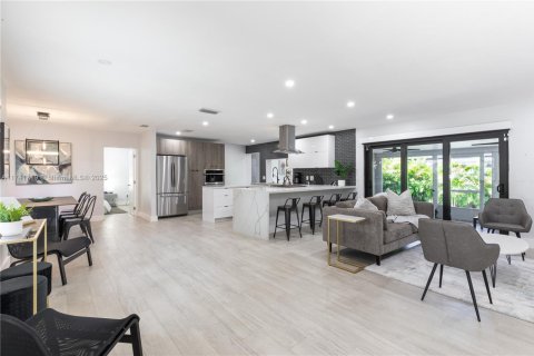 Villa ou maison à louer à Miami, Floride: 4 chambres, 208.1 m2 № 1860512 - photo 5