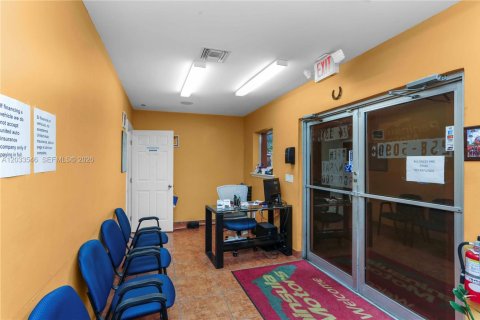 Commercial property in Homestead, Florida № 2276358 - photo 19
