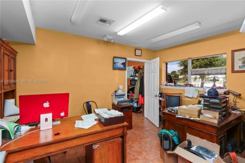 Commercial property in Homestead, Florida № 2276358 - photo 22