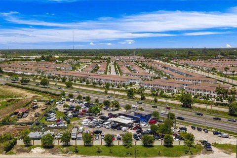 Commercial property in Homestead, Florida № 2276358 - photo 7