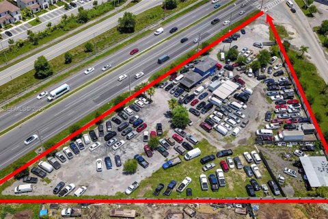 Commercial property in Homestead, Florida № 2276358 - photo 11
