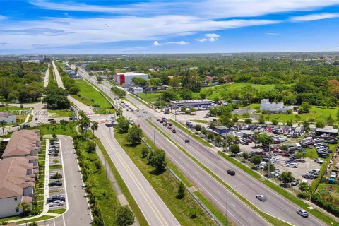 Commercial property in Homestead, Florida № 2276358 - photo 3