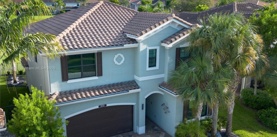 House in Delray Beach, Florida 4 bedrooms, 246.75 sq.m. № 1896565