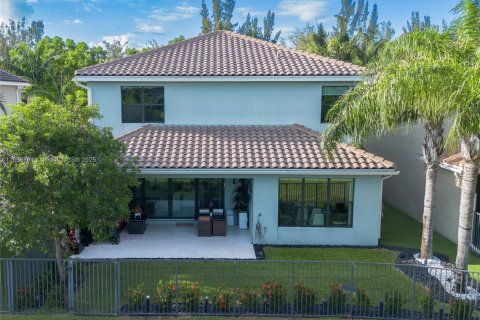 House in Delray Beach, Florida 4 bedrooms, 246.75 sq.m. № 1896565 - photo 2