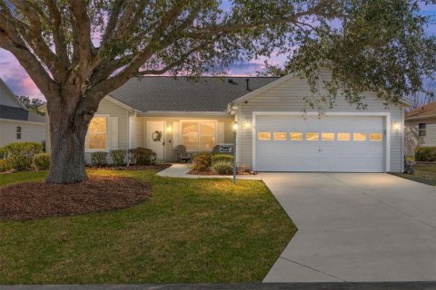 House in The Villages, Florida 3 bedrooms, 129.32 sq.m. № 2141508
