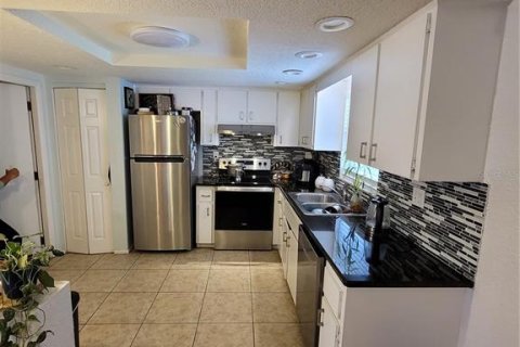 House in Port Richey, Florida 3 bedrooms, 110.65 sq.m. № 1740771 - photo 14