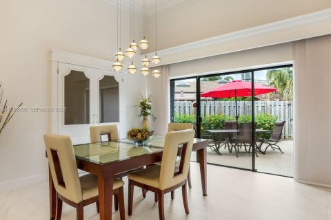 Villa ou maison à vendre à Hallandale Beach, Floride: 3 chambres, 150.87 m2 № 2080970 - photo 28