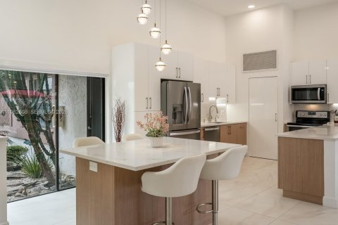 Villa ou maison à vendre à Hallandale Beach, Floride: 3 chambres, 150.87 m2 № 2080970 - photo 2