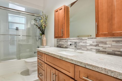 Villa ou maison à vendre à Hallandale Beach, Floride: 3 chambres, 150.87 m2 № 2080970 - photo 19