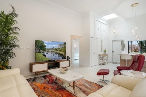 Villa ou maison à vendre à Hallandale Beach, Floride: 3 chambres, 150.87 m2 № 2080970 - photo 23
