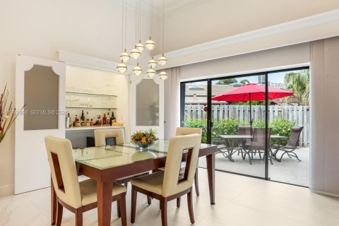 Villa ou maison à vendre à Hallandale Beach, Floride: 3 chambres, 150.87 m2 № 2080970 - photo 27