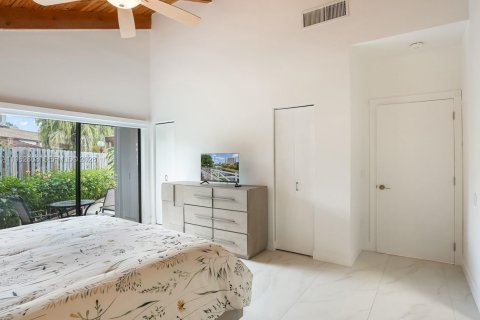 Villa ou maison à vendre à Hallandale Beach, Floride: 3 chambres, 150.87 m2 № 2080970 - photo 13