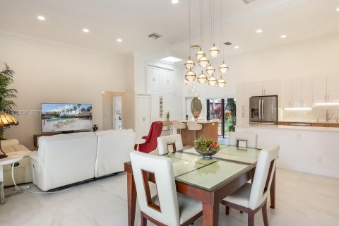 Villa ou maison à vendre à Hallandale Beach, Floride: 3 chambres, 150.87 m2 № 2080970 - photo 26