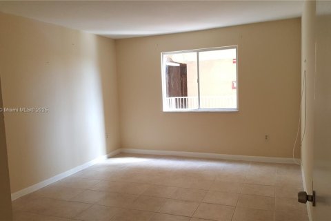 Condominio en alquiler en Miami, Florida, 2 dormitorios, 82.4 m2 № 1932573 - foto 9