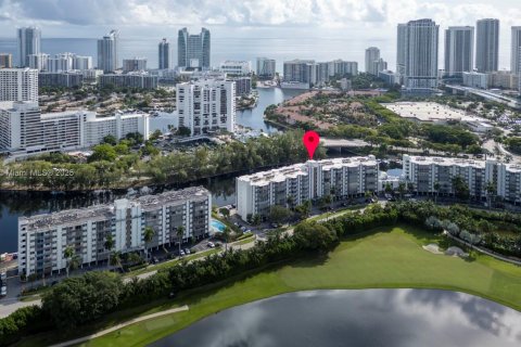 Copropriété à vendre à Hallandale Beach, Floride: 2 chambres, 106.84 m2 № 1945788 - photo 2