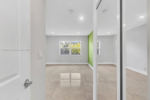 Copropriété à vendre à Hallandale Beach, Floride: 2 chambres, 106.84 m2 № 1945788 - photo 21