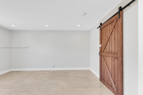 Copropriété à vendre à Hallandale Beach, Floride: 2 chambres, 106.84 m2 № 1945788 - photo 14