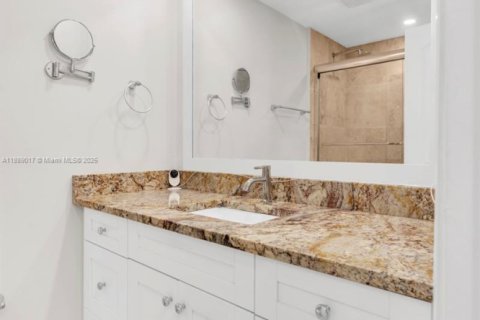 Copropriété à vendre à Hallandale Beach, Floride: 2 chambres, 106.84 m2 № 1945788 - photo 24