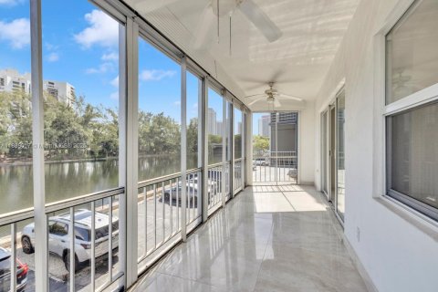 Copropriété à vendre à Hallandale Beach, Floride: 2 chambres, 106.84 m2 № 1945788 - photo 4