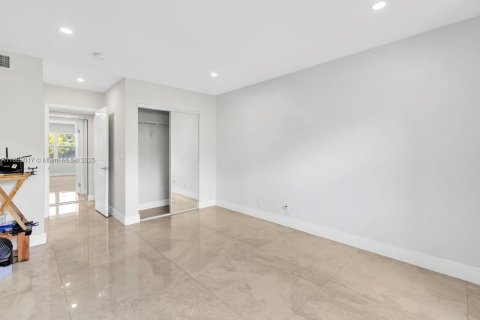 Copropriété à vendre à Hallandale Beach, Floride: 2 chambres, 106.84 m2 № 1945788 - photo 22
