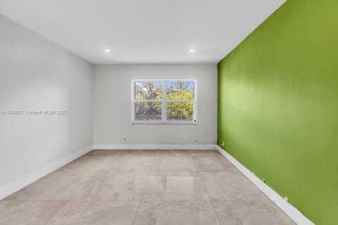 Copropriété à vendre à Hallandale Beach, Floride: 2 chambres, 106.84 m2 № 1945788 - photo 20