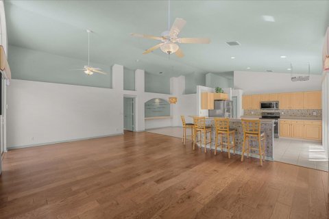 House in Port St. Lucie, Florida 3 bedrooms, 198.07 sq.m. № 2400509 - photo 12