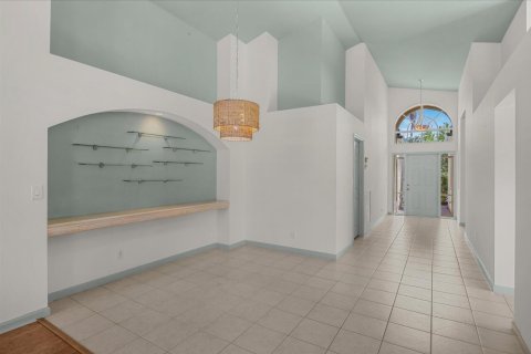House in Port St. Lucie, Florida 3 bedrooms, 198.07 sq.m. № 2400509 - photo 9