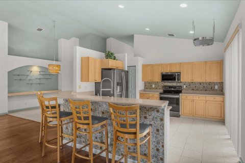House in Port St. Lucie, Florida 3 bedrooms, 198.07 sq.m. № 2400509 - photo 13