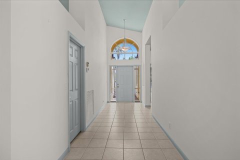 House in Port St. Lucie, Florida 3 bedrooms, 198.07 sq.m. № 2400509 - photo 7